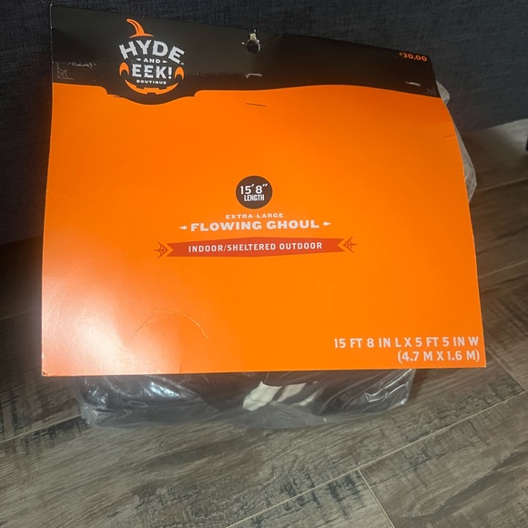 Hyde & Eek! XL Flowing Ghoul Halloween Scene Prop - Picture 4 of 4